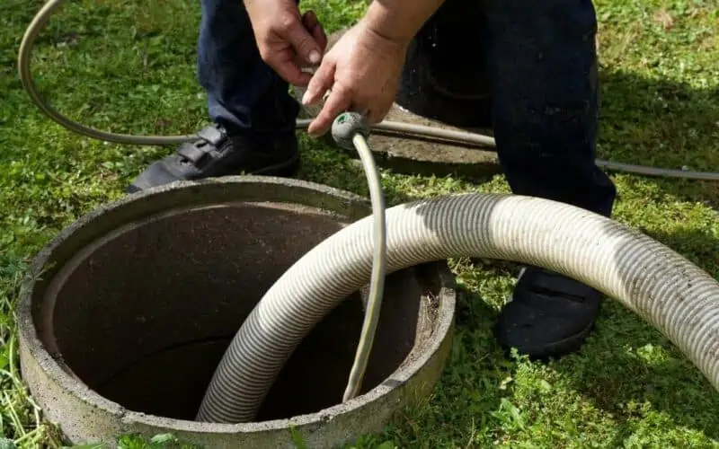 Cuidados com Fossa Séptica no Bairro Três Figueiras