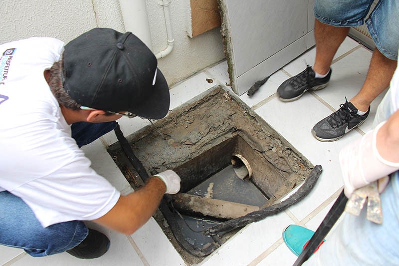 Entupimento da Caixa de Gordura no Bairro Menino Deus